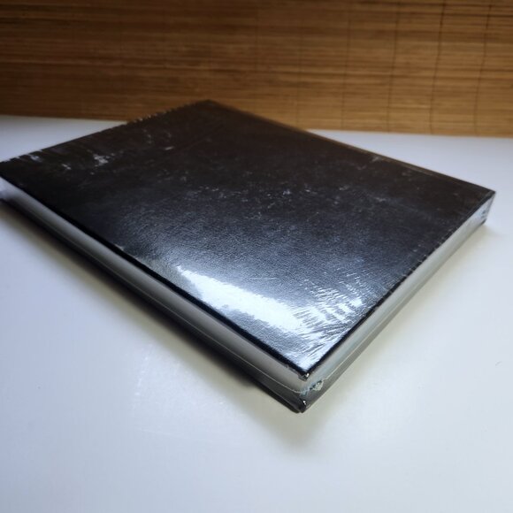 Space Atlas by James Trefil Hardcover National Geographic Society 2012 NEW - Picture 4 of 7